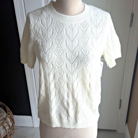 NEW! COZY SOFT SWEATER SZ L - Picture 1 of 4
